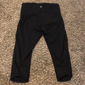 Black cropped lulu lemon leggings